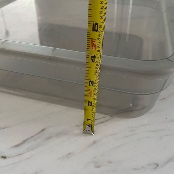 NWOT Set 2 Gray Plastic Storage Bins With Lids Stackable - Picture 8 of 10